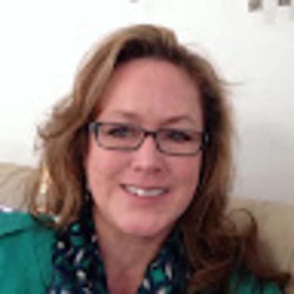 Profile Picture of Naomi Bammer (@cab4nay) on Poshmark