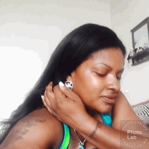 Profile Picture of Catherine Stuart (@cathy_1731) on Poshmark