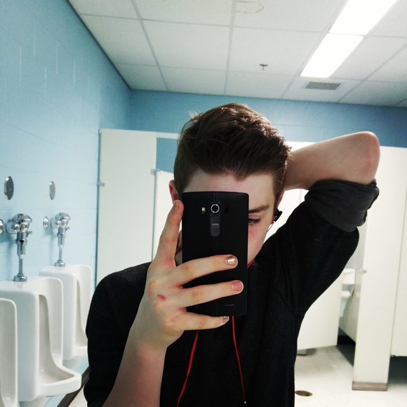 Profile Picture of Matthew Fahey (@matthewfahey760) on Poshmark