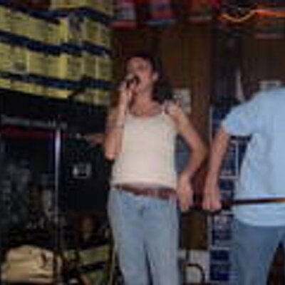Profile Picture of Laurie Curry (@LaurieCurry) on Twitter