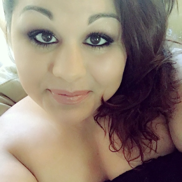 Profile Picture of Mary Hirschey (@maryhirschey) on Poshmark