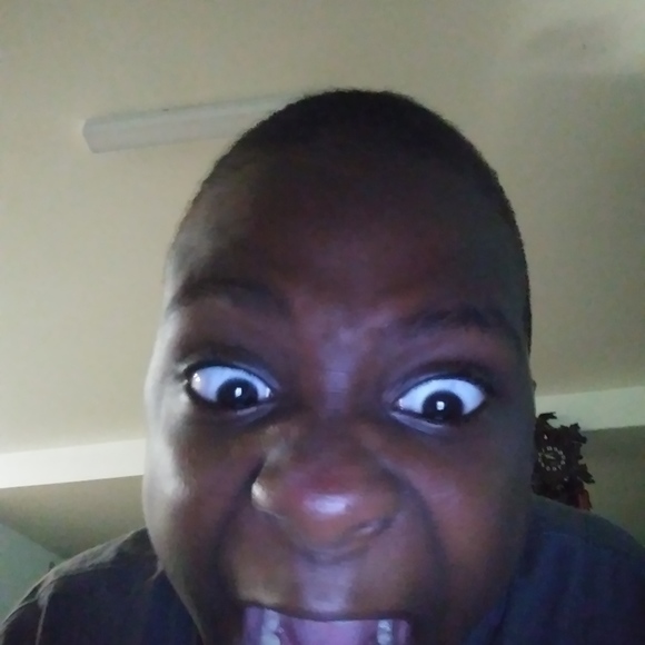 Profile Picture of Ezekiel Assabill (@ezekielassabill) on Poshmark