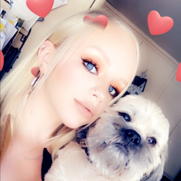 Profile Picture of Megen Humecky (@meghumecky) on Poshmark