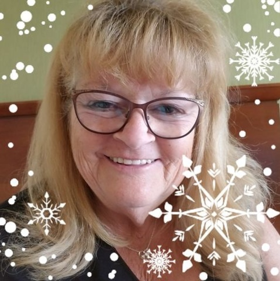 Profile Picture of Debbie Schill (@debbieschill) on Poshmark