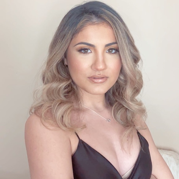 Profile Picture of Julia Deltoro (@juliadeltoro7) on Poshmark