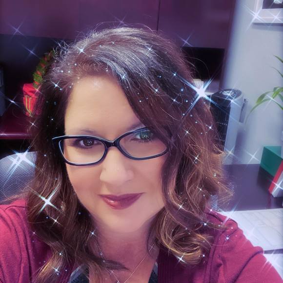 Profile Picture of Amber Waltermeyer (@amberwaltermeye) on Poshmark