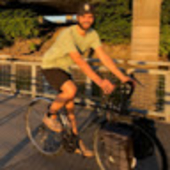 Profile Picture of Lucas Brisley (@brivanduran2) on Poshmark