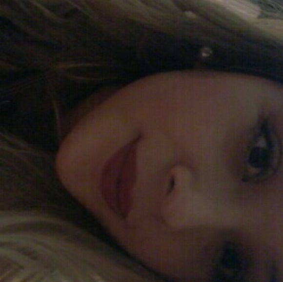 Profile Picture of Marle Exiga (@marle_exiga) on Poshmark