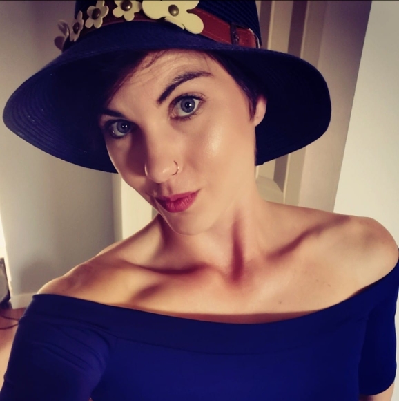 Profile Picture of Sarah-lou Quinn (@squinnj) on Poshmark