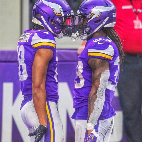 Profile Picture of Zach Albareda (@zach_albareda) on Poshmark