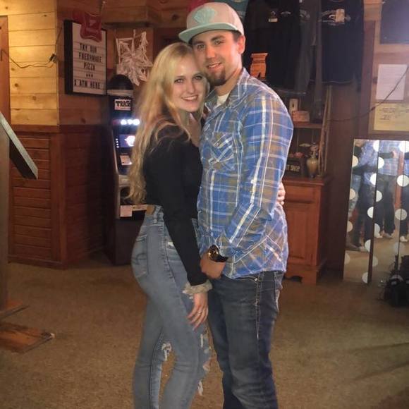 Profile Picture of Haylen Robotka (@haylenrobotka) on Poshmark