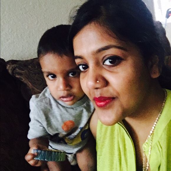 Profile Picture of Anushya Abraham (@anushyaabraham) on Poshmark