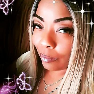 Profile Picture of Beverly Hood (@queenbhood) on Twitter