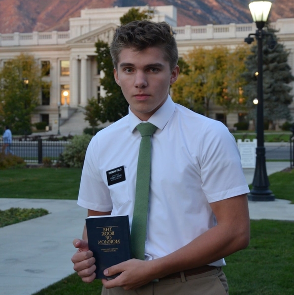 Profile Picture of Benjamin Sammons (@benjaminsammons) on Poshmark