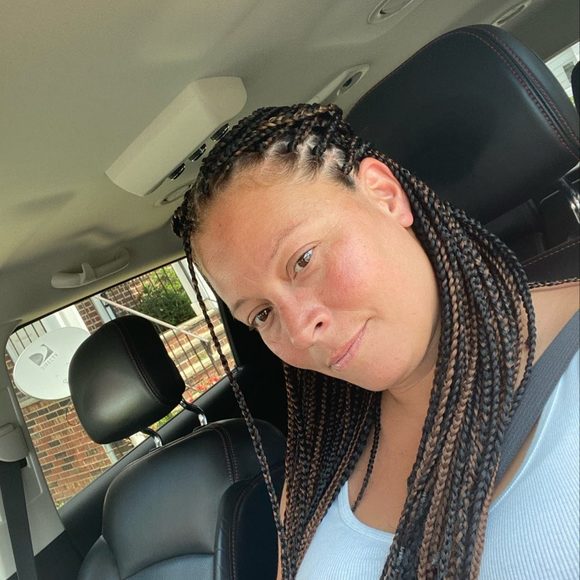 Profile Picture of Carmen Maldonado (@lemonik) on Poshmark