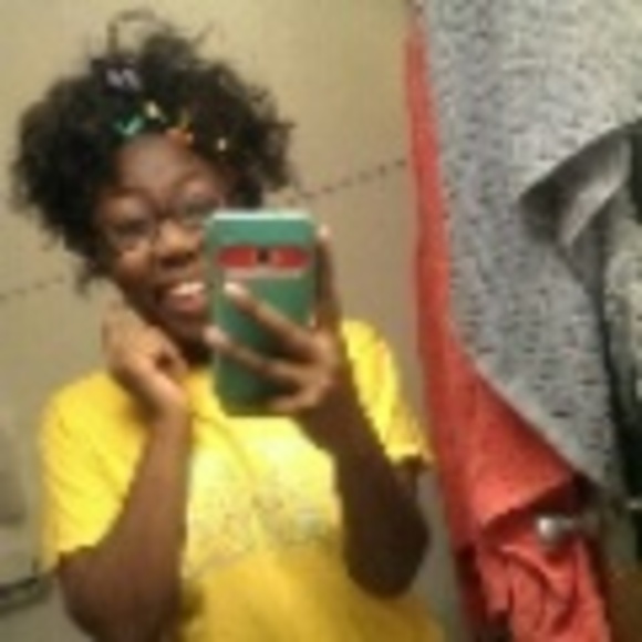 Profile Picture of Kemisha Jackson (@trillshvt) on Poshmark