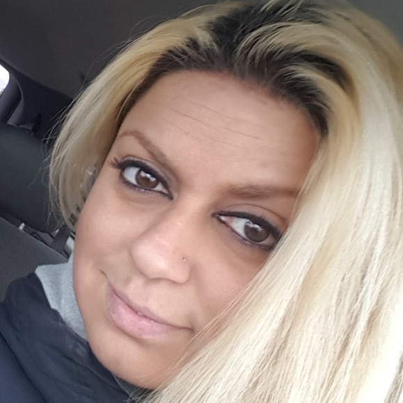 Profile Picture of Maria Georgopoulos (@skinos) on Poshmark