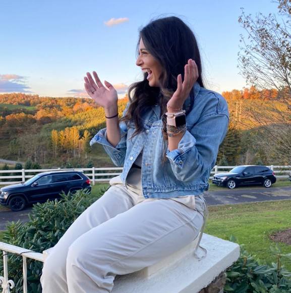 Profile Picture of Crystal Crespo (@ccrespo13) on Poshmark