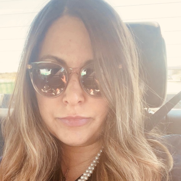 Profile Picture of Michelle Forrest (@mforrest20) on Poshmark