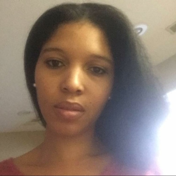 Profile Picture of Lynn Railey (@lrail225) on Poshmark