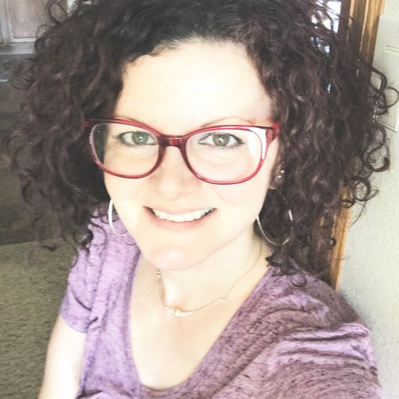 Profile Picture of Sandy Denman (@dacotahsgirl) on Poshmark