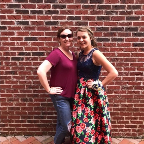Profile Picture of Carley Deaton (@carleydeaton) on Poshmark