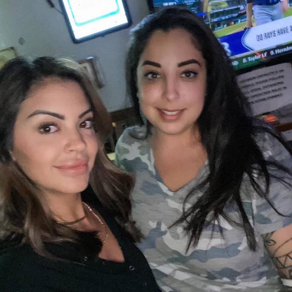 Profile Picture of Julia Glindeman (@jcg_714) on Poshmark