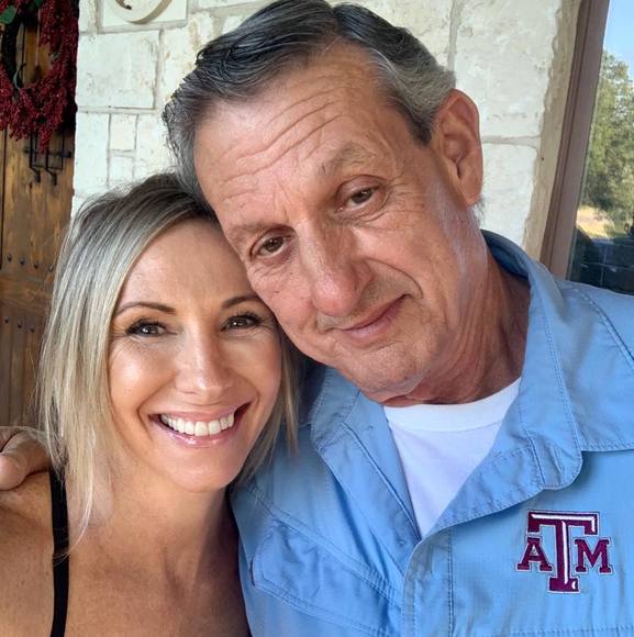 Shawn Zumwalt - Poshmark Profile Picture of Shawn Zumwalt (@bellezumwalt) on Poshmark