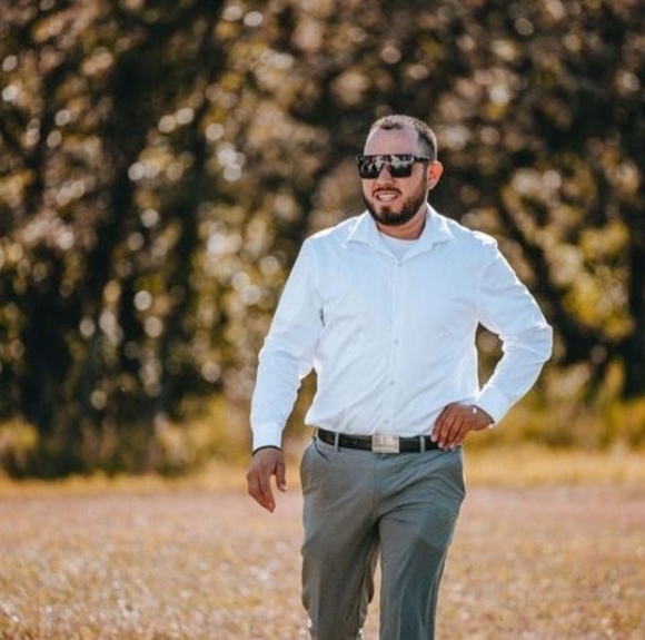 Profile Picture of James Hinojosa (@jameshinojosa11) on Poshmark