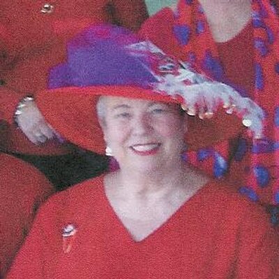 Profile Picture of Carol Erickson (@lovingartgal) on Twitter