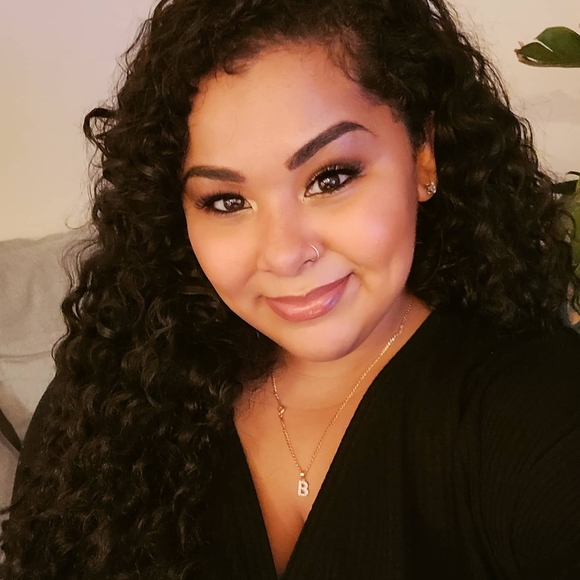 Profile Picture of Beatriz Washere (@beatrizwashere) on Poshmark