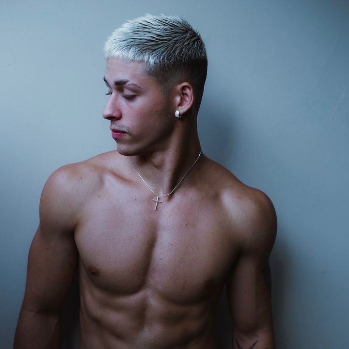 Profile Picture of Alex 🎭 (@alex10ofc) on Tiktok