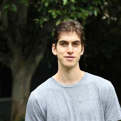 Profile Picture of Luke Silver (@LUKEABRASSI) on Twitter