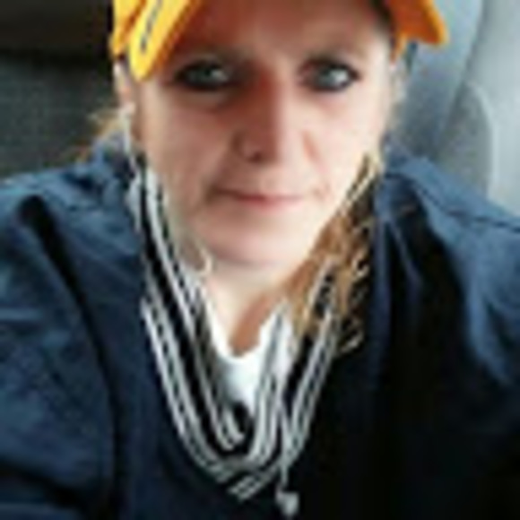 Profile Picture of Kim Pickering (@kimpickering832) on Poshmark