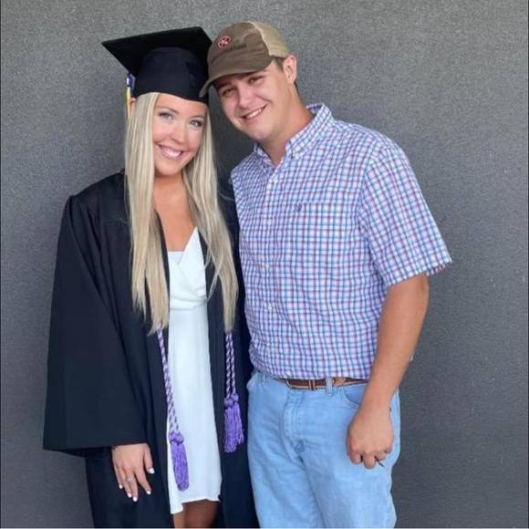 Profile Picture of Hunter Walters (@hunterwalters2) on Poshmark