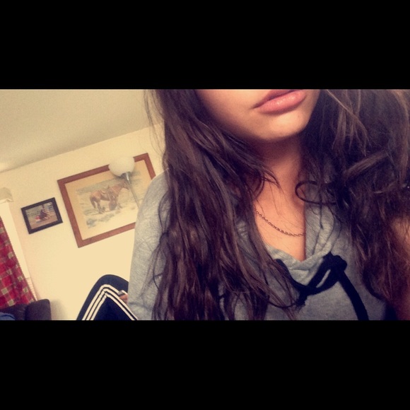 Profile Picture of Brooke Schmeiser (@brooke389) on Poshmark