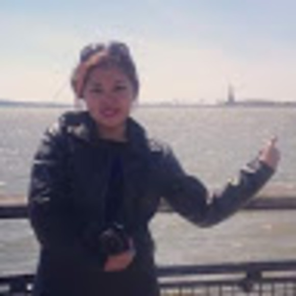 Profile Picture of Divine Colvard (@divinecolvard) on Poshmark