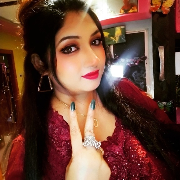 Profile Picture of Hiney Agarwal (@hineyagarwal) on Poshmark