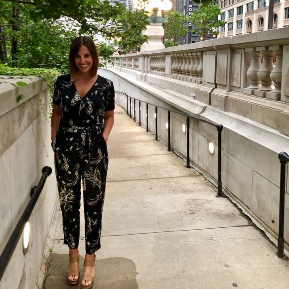 Profile Picture of Monica Cholewinski (@mo__nica) on Poshmark