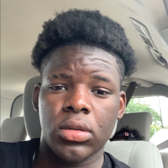 Profile Picture of Kessy Exavier (@exavier12280) on Poshmark