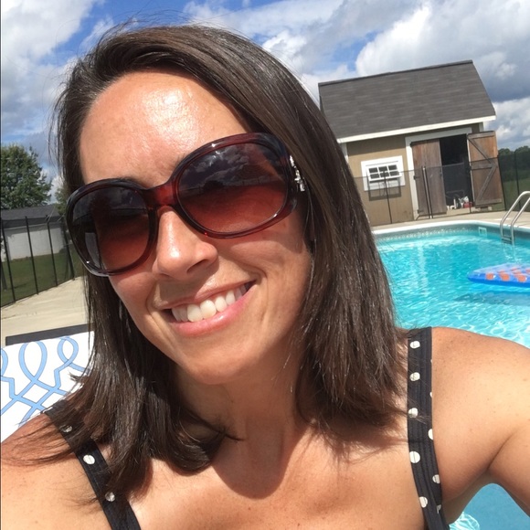 Profile Picture of Dawn Craig (@theaints11) on Poshmark
