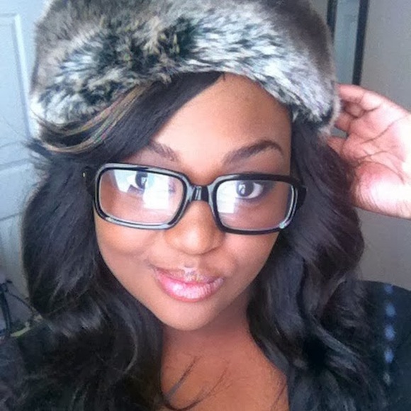 Profile Picture of Jennifer Holtzclaw (@jenniferholt483) on Poshmark