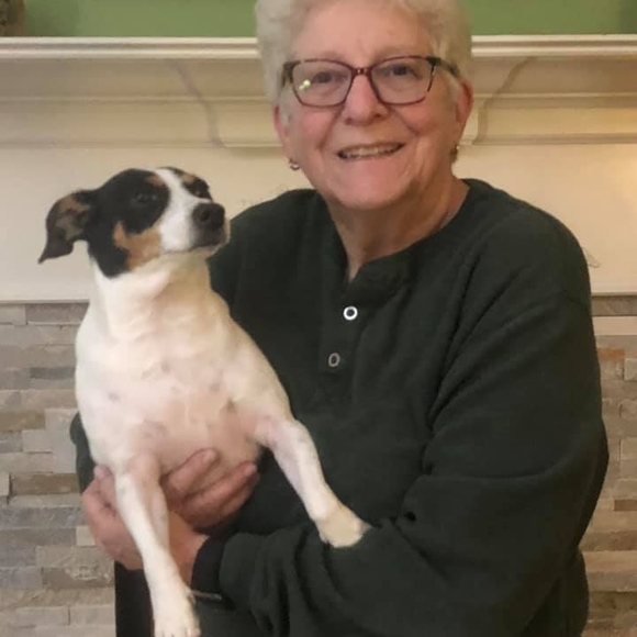 Profile Picture of Joan Vandiveer (@joanvandiveer) on Poshmark