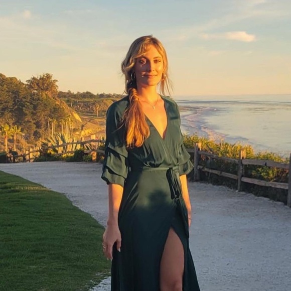Profile Picture of Jessica Neustedter (@jessicaneu) on Poshmark