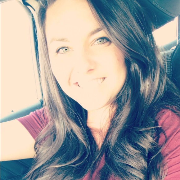 Profile Picture of Alyssa Tucker (@atucker754) on Poshmark