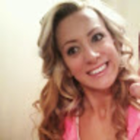 Profile Picture of Megen Maine (@megenmaine) on Poshmark