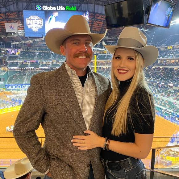 Profile Picture of Allison Day (@alliday28) on Poshmark