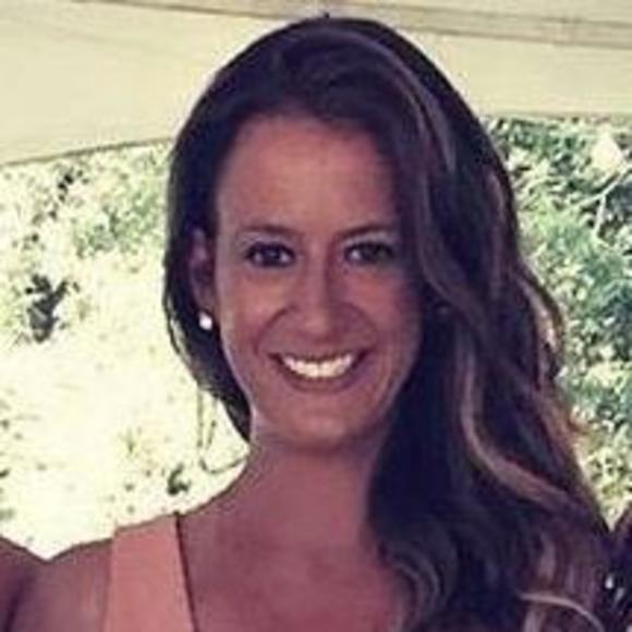 Profile Picture of Jacqueline M (@jackiemoon_416) on Poshmark