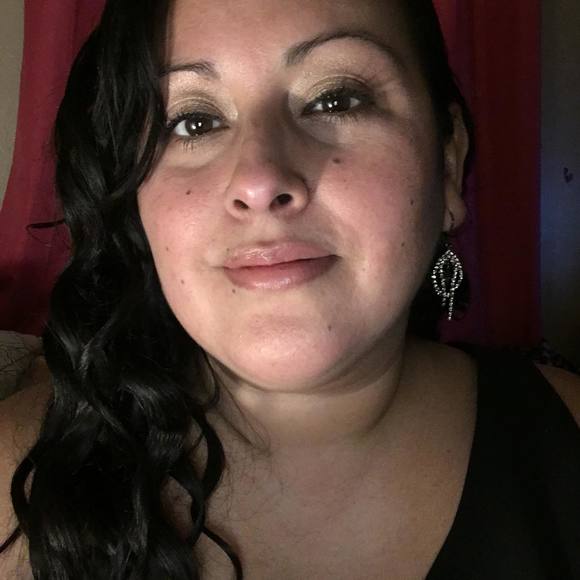 Profile Picture of Erika Pulido (@erikalizeth43) on Poshmark