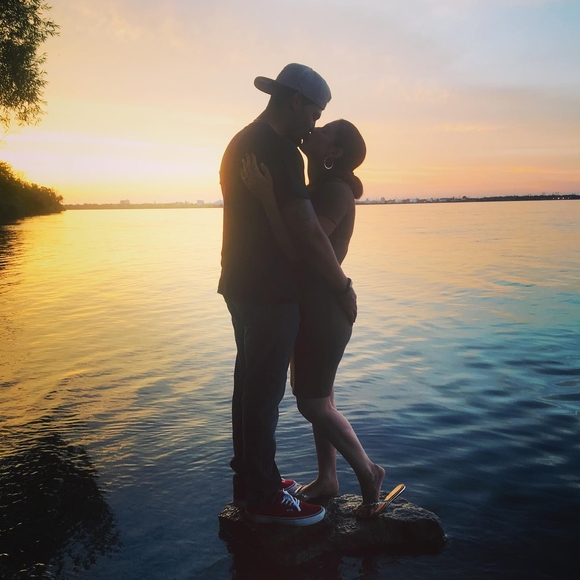 Profile Picture of Lily Parra (@lilysing93) on Poshmark